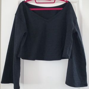 Lulu lemon crop top with large sleeves